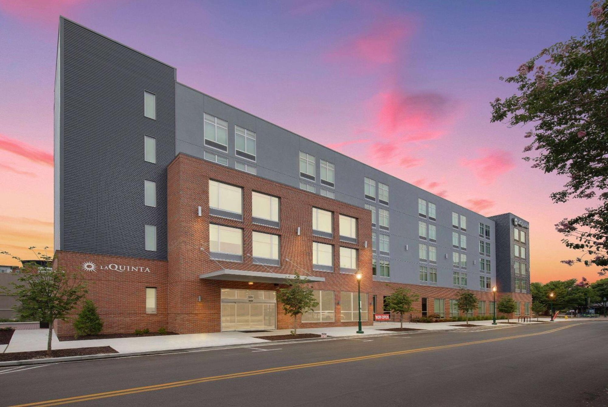 La Quinta Inn & Suites By Wyndham Chattanooga Downtown/South Экстерьер фото